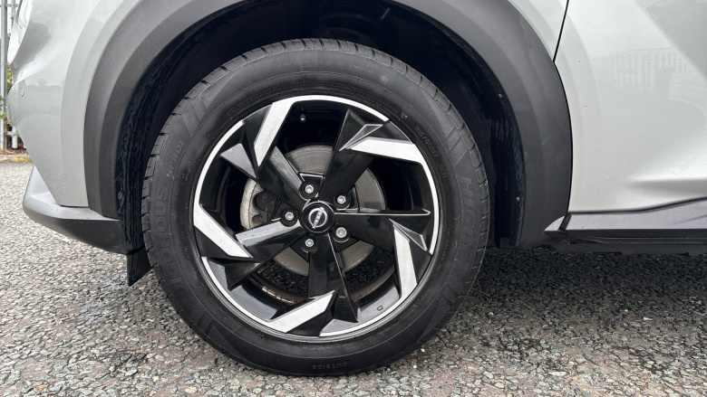 Nissan Juke 1.0 DiG-T 114 N-Connecta 5dr DCT Petrol Hatchback